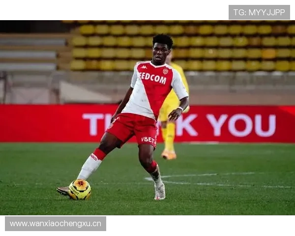 恩佐 vs 楚阿梅尼:后腰组织能力与防守覆盖对比分析 恩佐 vs 楚阿梅尼:后腰组织能力与防守覆盖对比分析