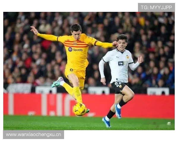 瓦伦西亚保级形势变化对球队赛季走势形成制约