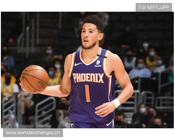 德文·布克三分突破解锁，助力太阳拉开季后赛关键分差